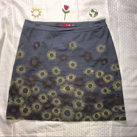 Boden Dresses & Skirts - Boden blue skirt w/ brown & yellow sunbursts- 14R